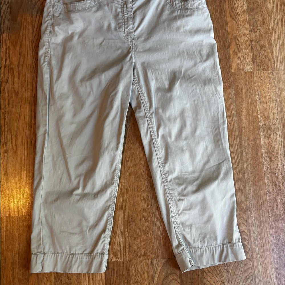 Chico's Light Tan Cropped Pants